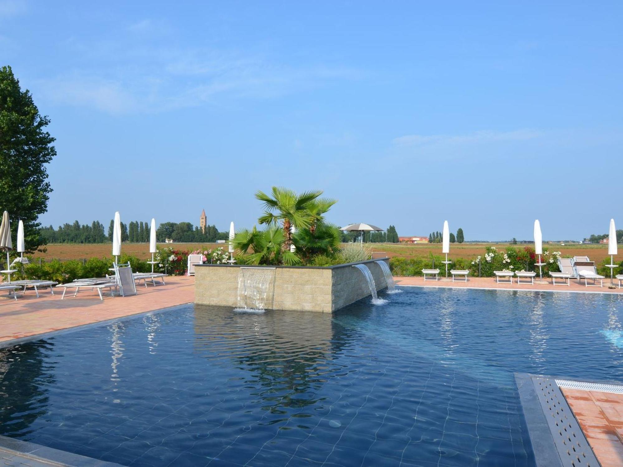 Characteristic Apartment In Codigoro With Pool 外观 照片