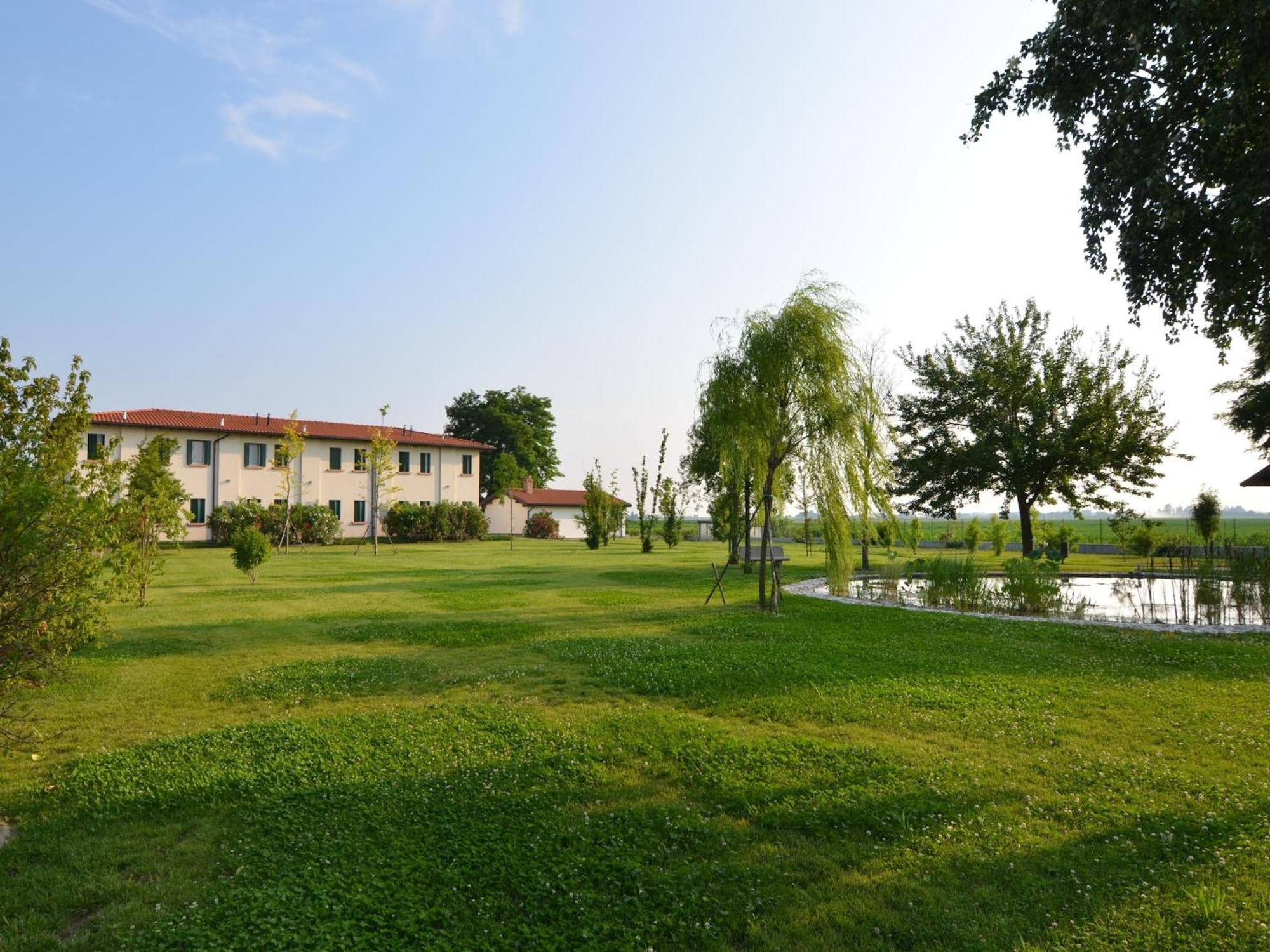 Characteristic Apartment In Codigoro With Pool 外观 照片