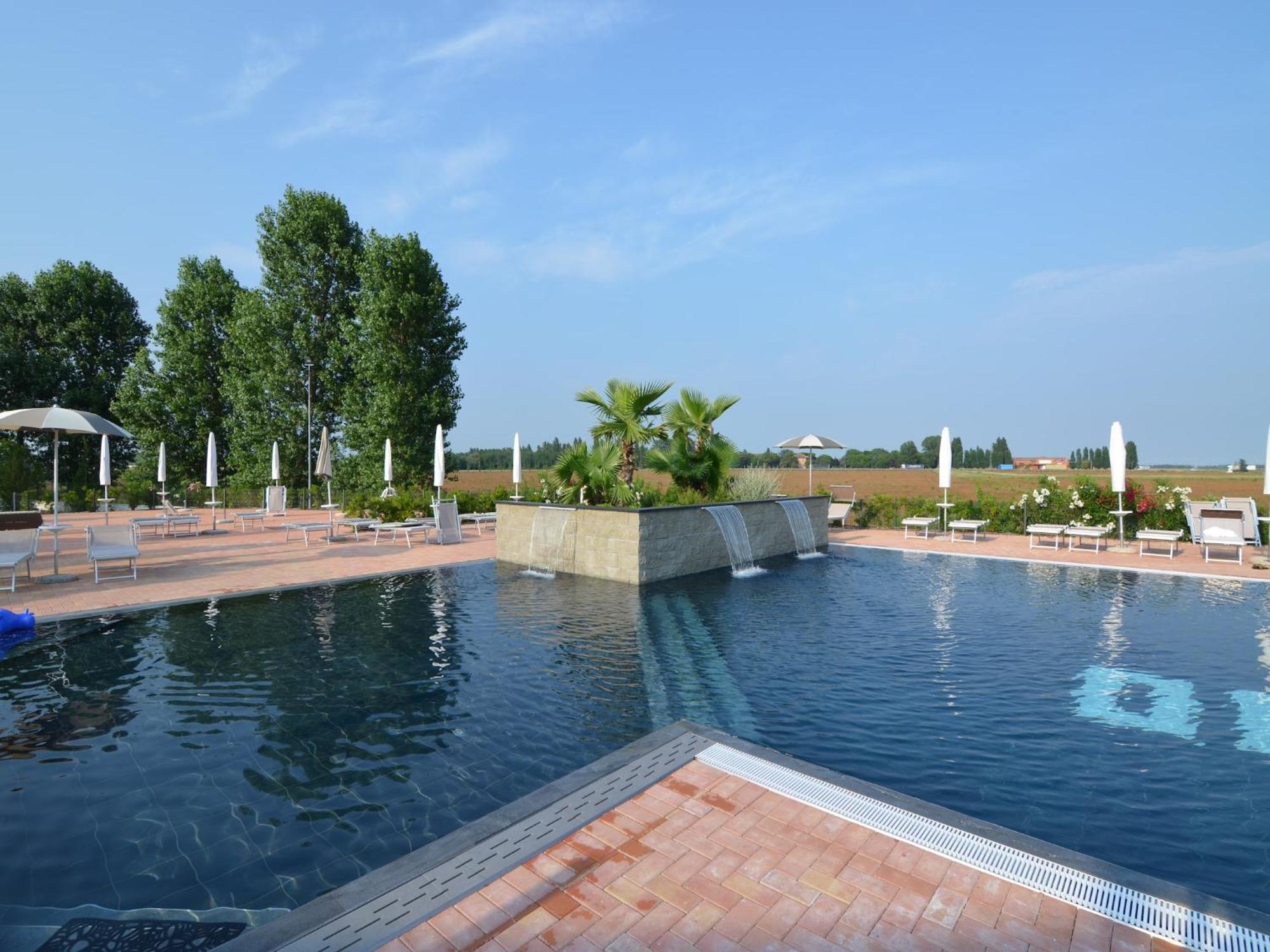 Characteristic Apartment In Codigoro With Pool 外观 照片