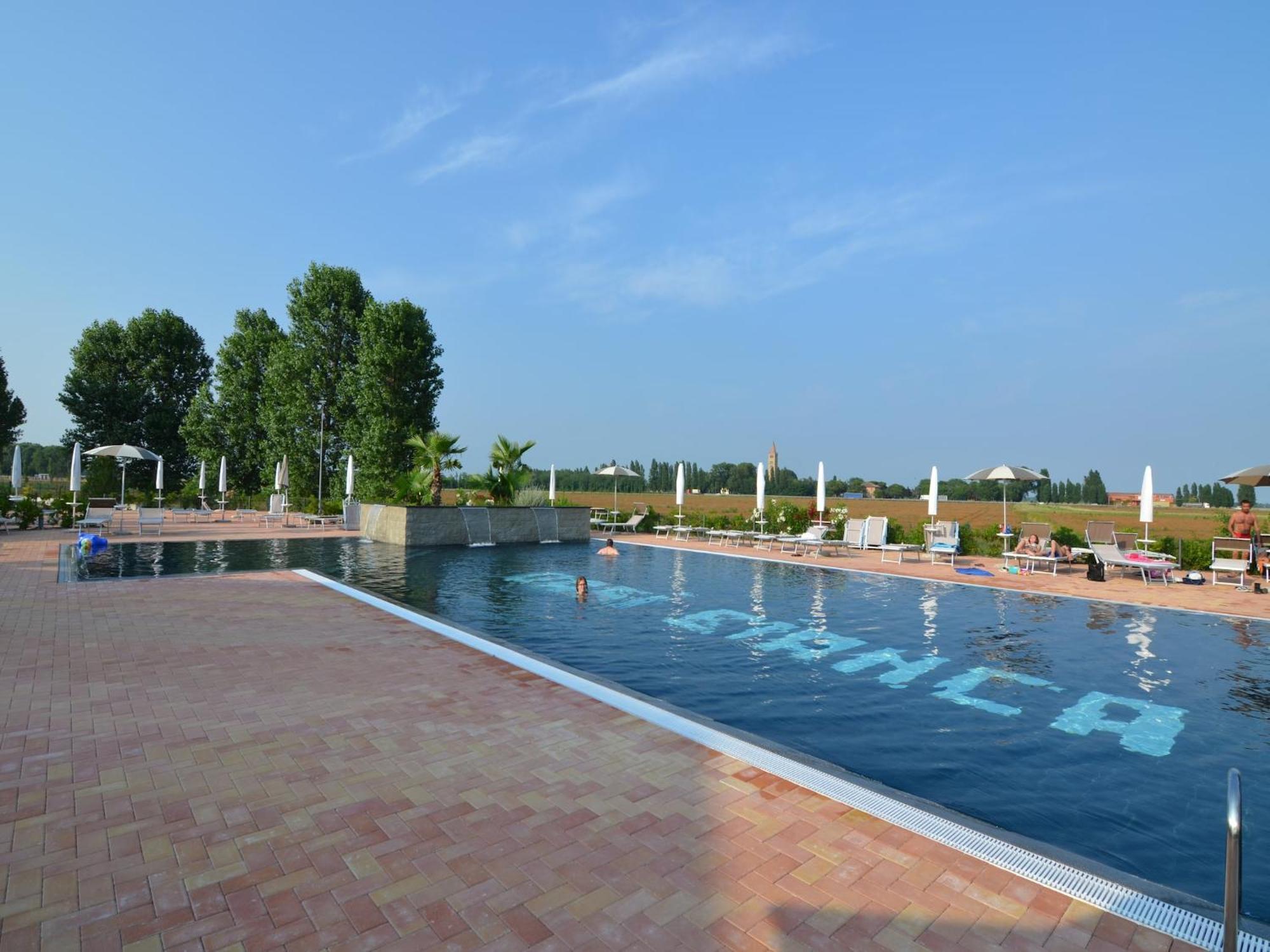Characteristic Apartment In Codigoro With Pool 外观 照片